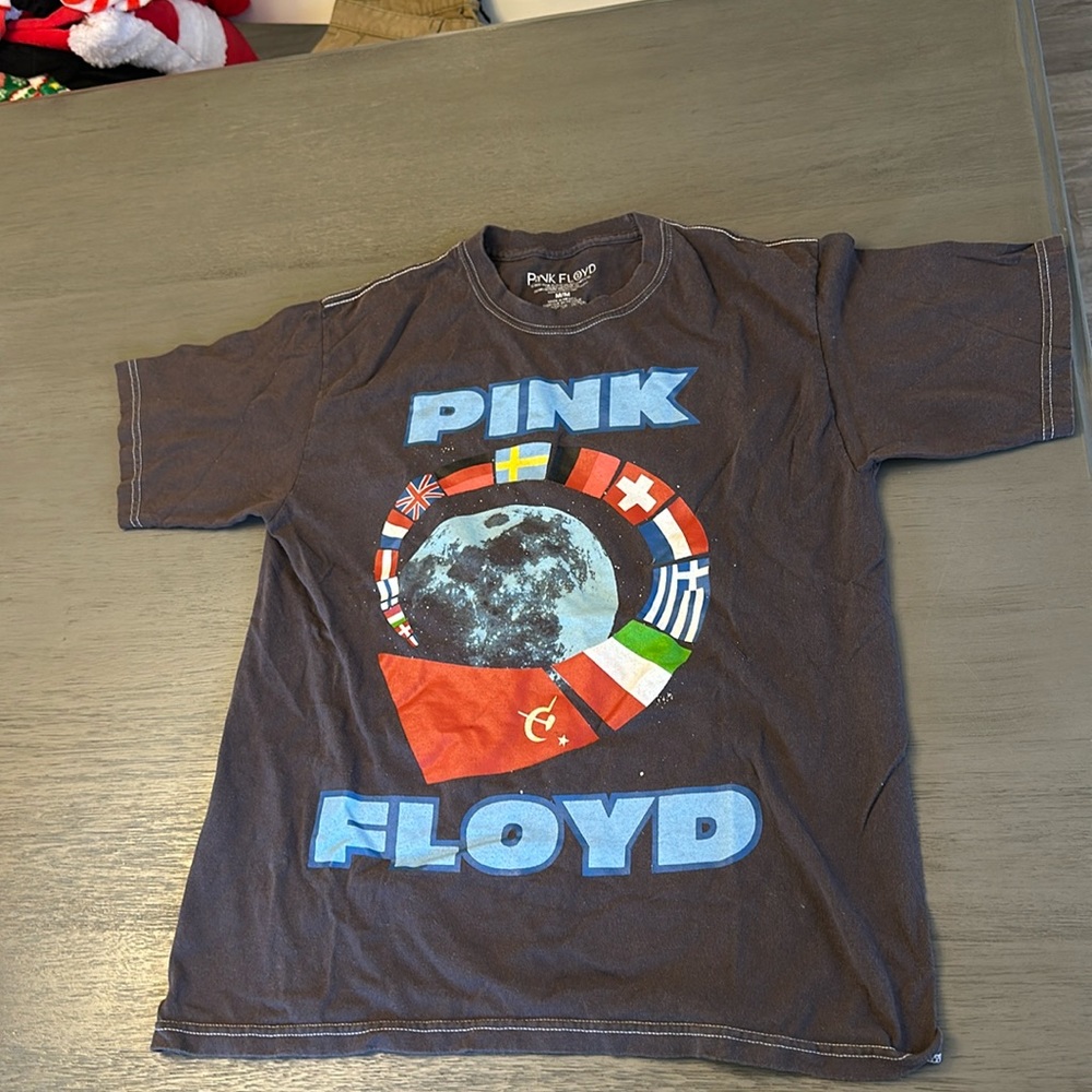 Pink Floyd shirt size medium